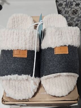 NEW Revitalign Juniper Faux Shearling-Lined Orthotic Slipper
